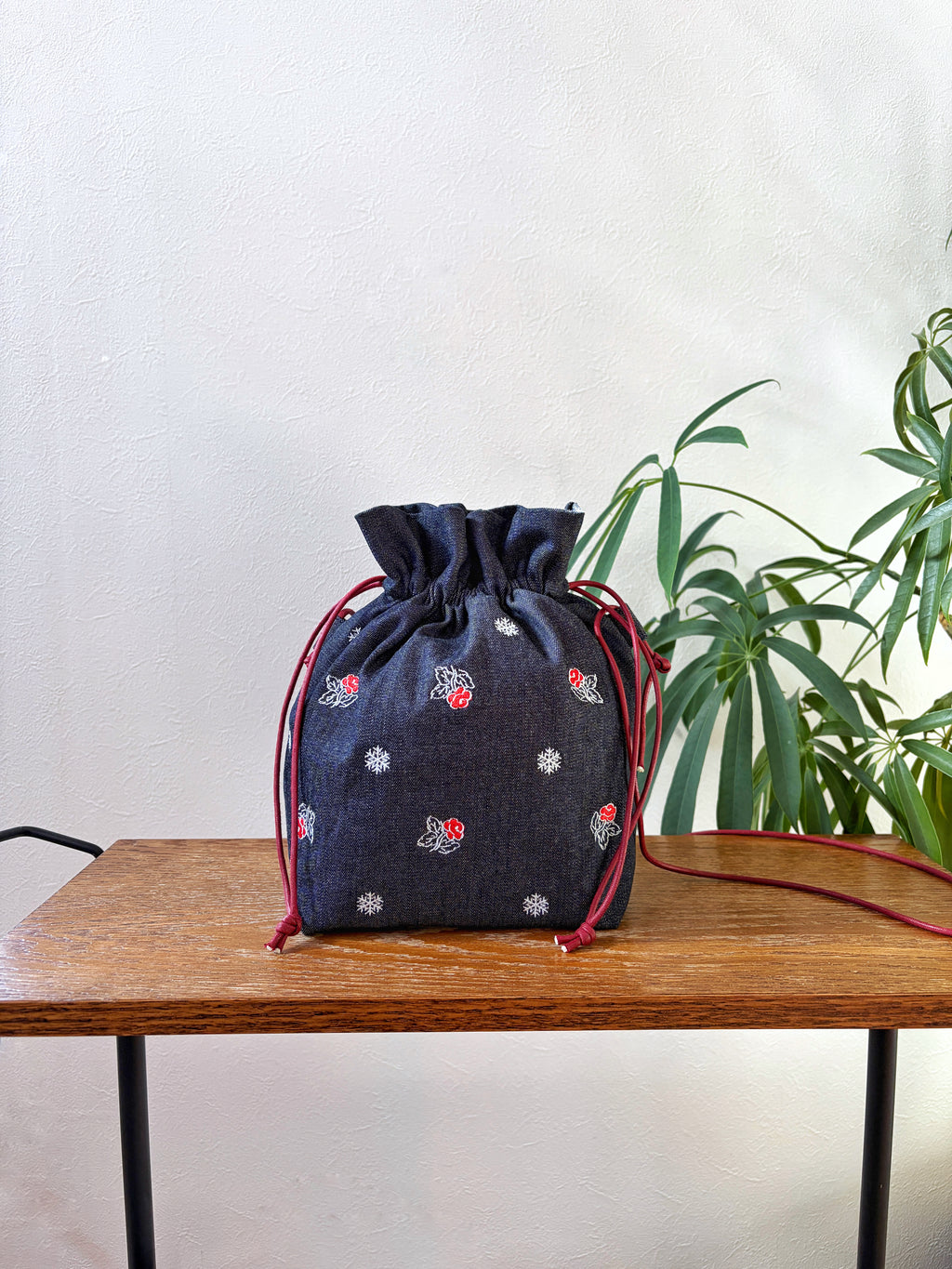 -Noël Bloom-ノエルに咲く刺繍巾着バッグ 【デニムブルー】