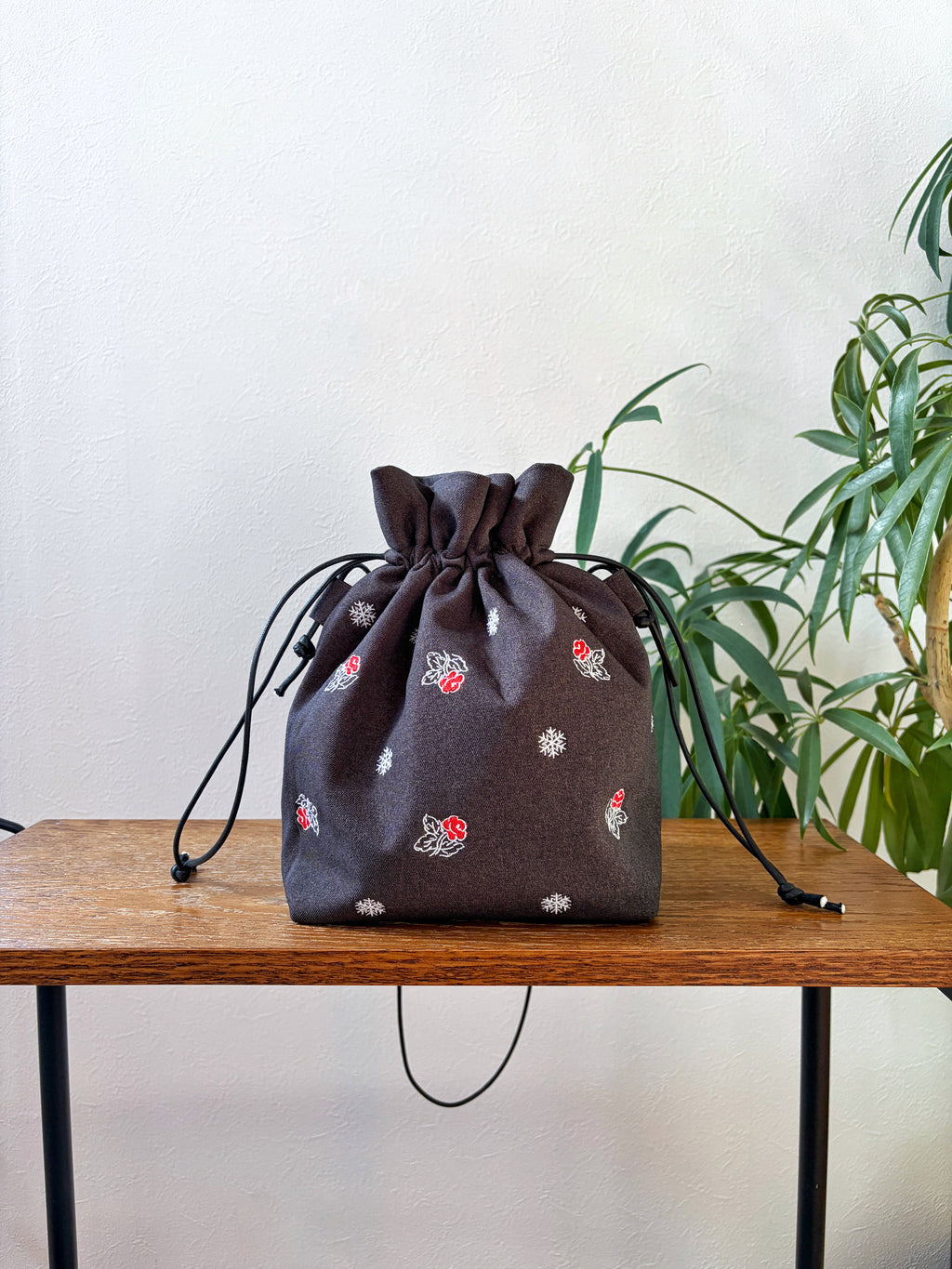 -Noël Bloom-ノエルに咲く刺繍巾着バッグ 【グレー】