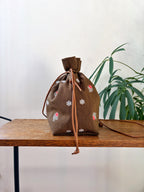 -Noël Bloom-ノエルに咲く刺繍巾着バッグ 【ブラウン】