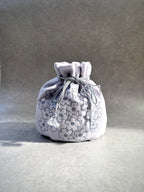 Daisy Embroidery Art Bag―気分をまとう持てるアート―