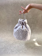 Daisy Embroidery Art Bag―気分をまとう持てるアート―