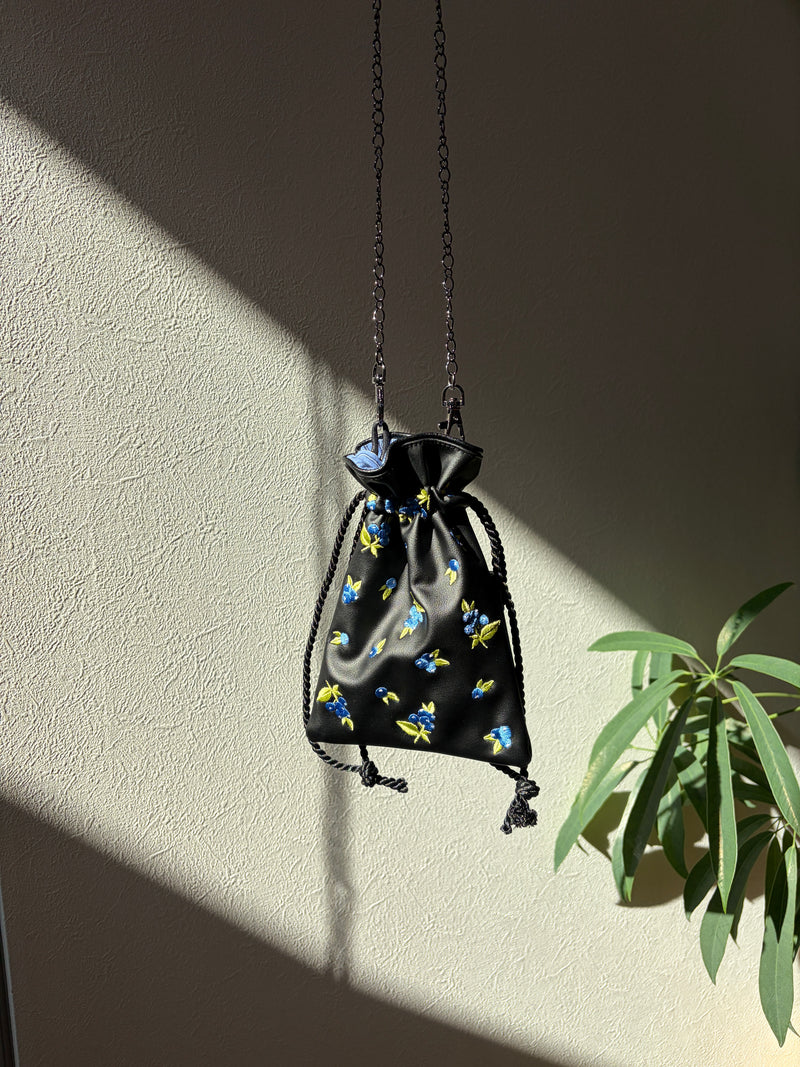 【ブルーベリー・ア・ラ・カルト】 刺繍バッグ