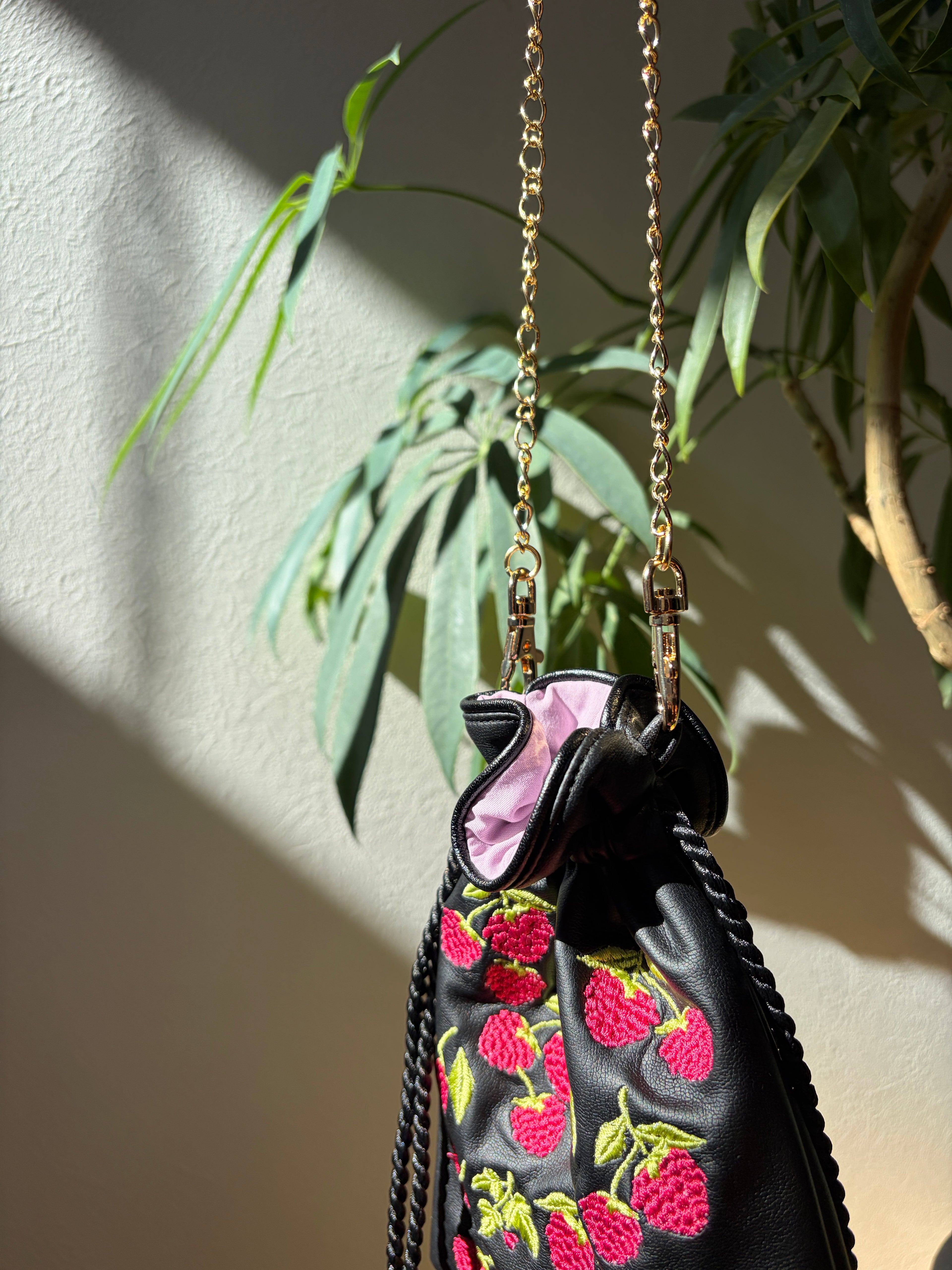 【ラズベリー・ア・ラ・モード】 刺繍バッグ