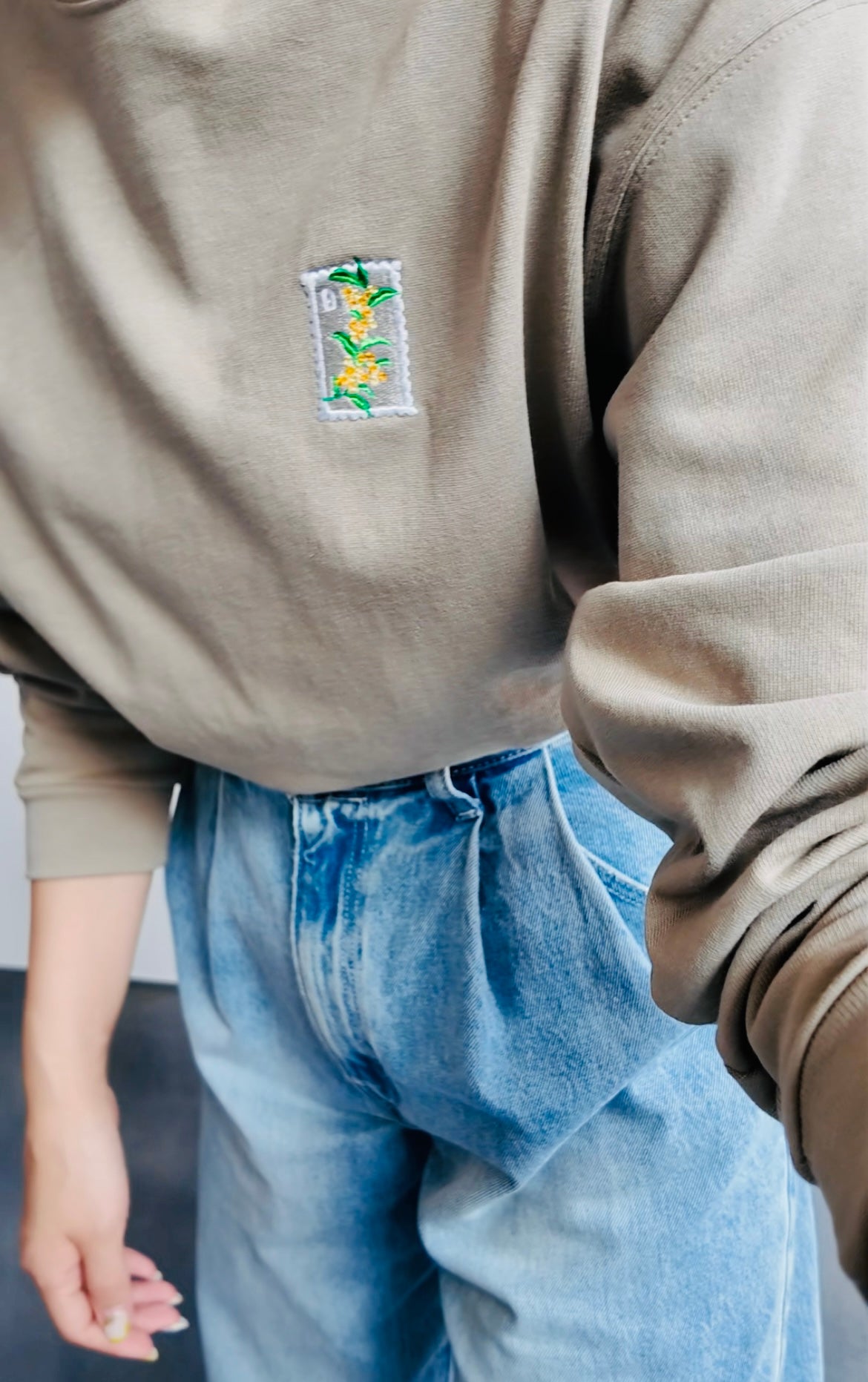 【金木犀の切手刺繍】