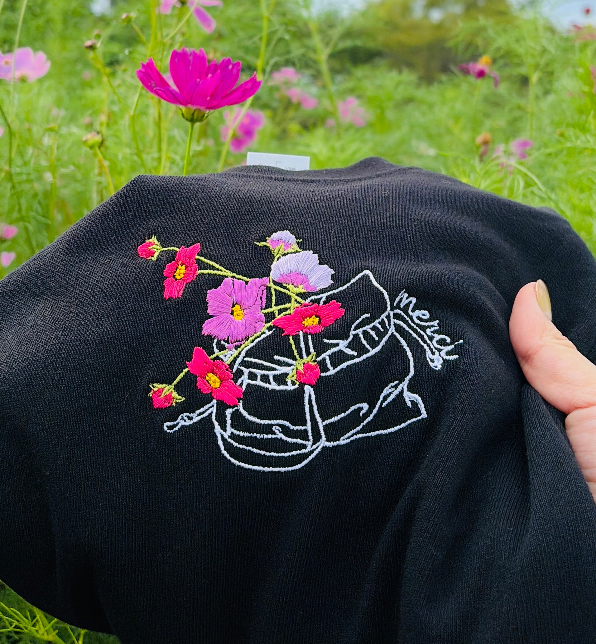 【コスモスを添えて】 長袖Tシャツ