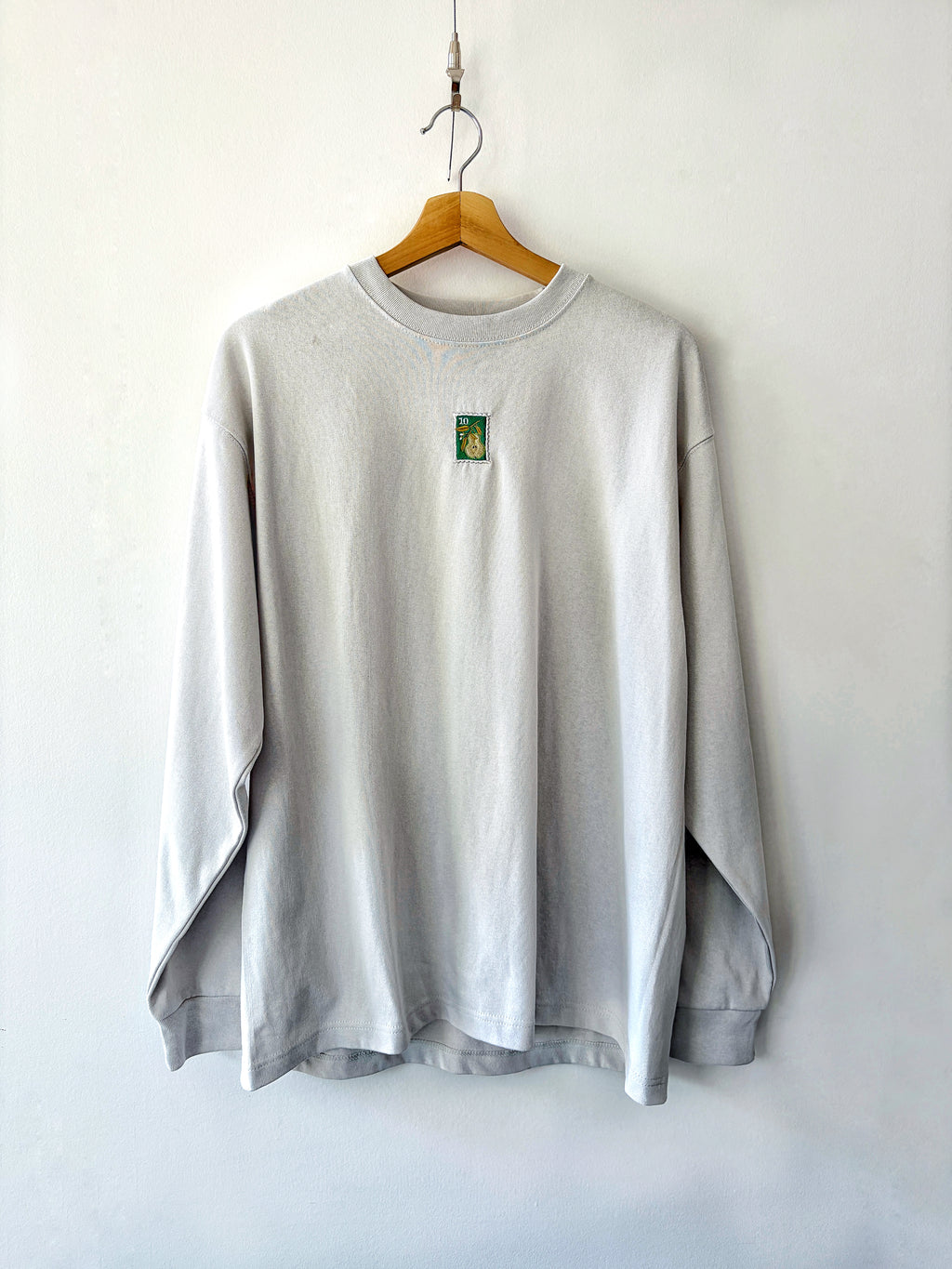 【切手と洋梨】 長袖Tシャツ