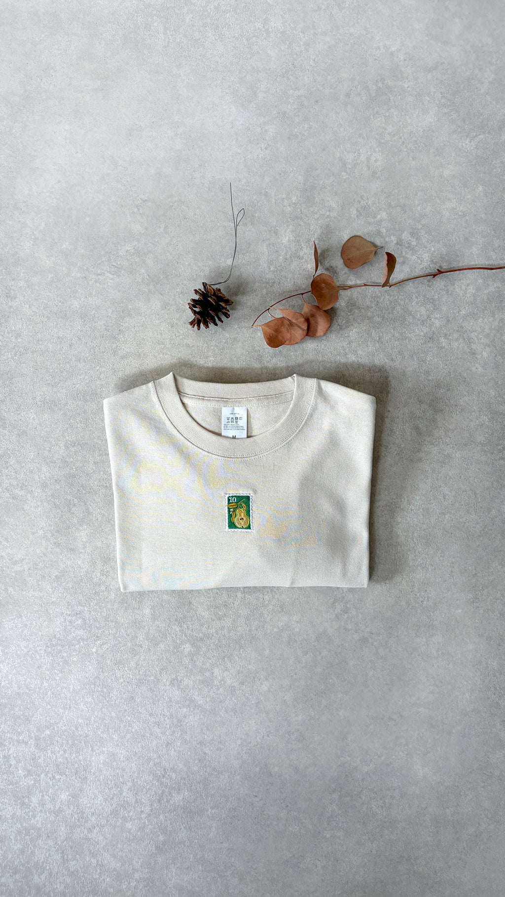 【切手と洋梨】 長袖Tシャツ