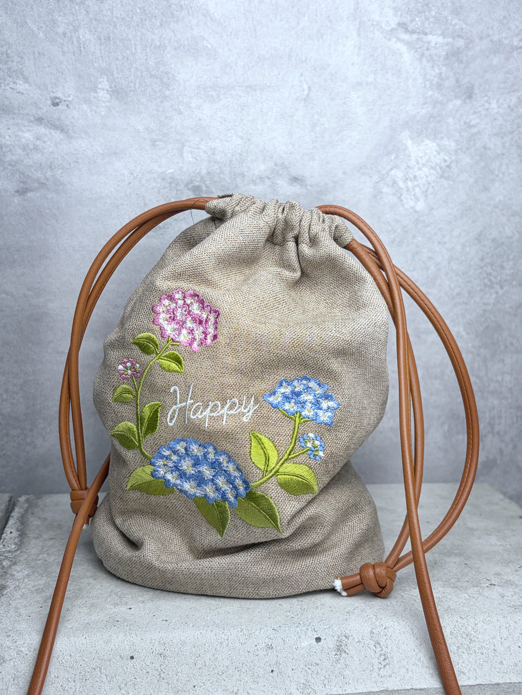 しあわせを運ぶ紫陽花刺繍バッグ