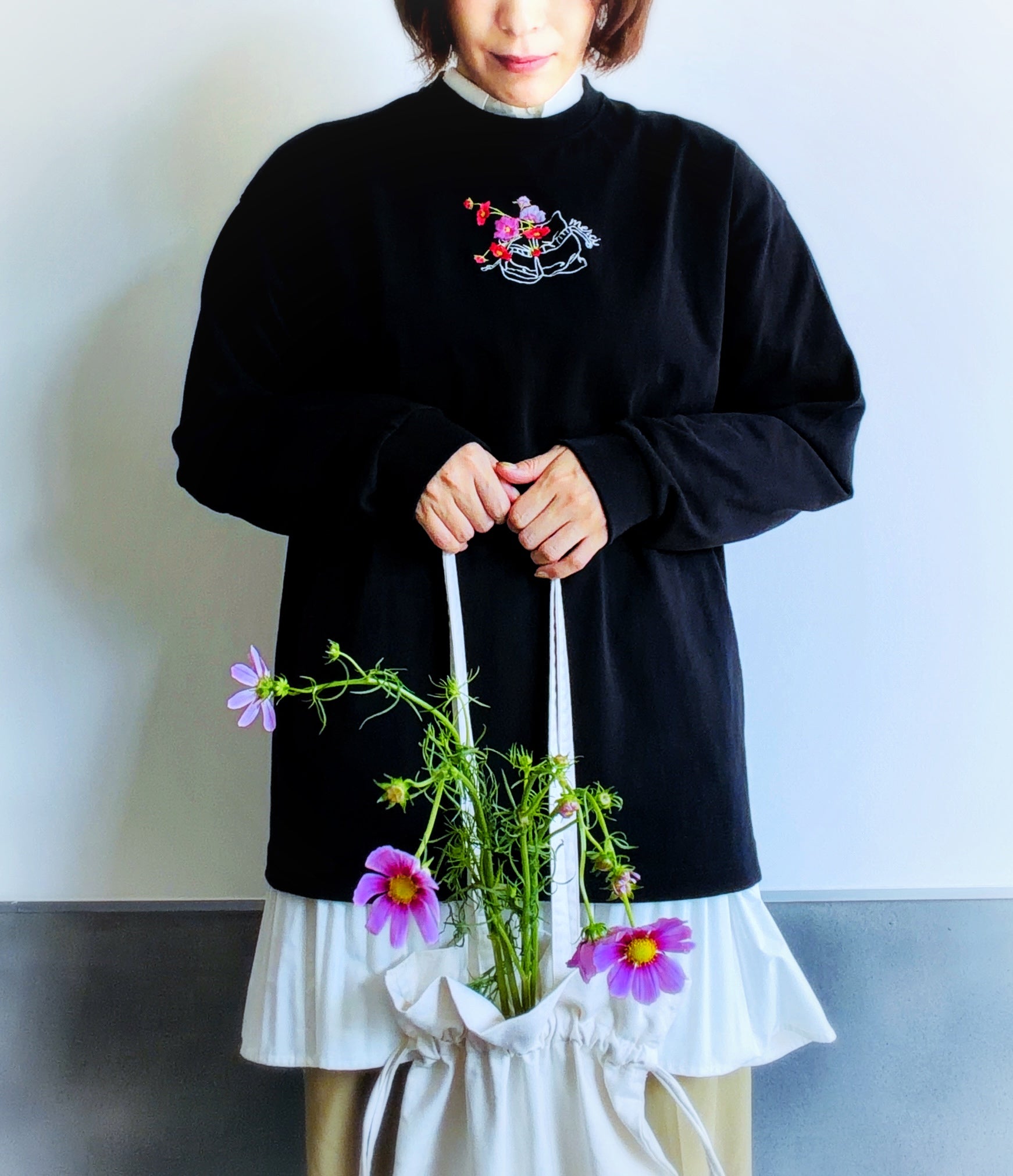 【コスモスを添えて】 長袖Tシャツ