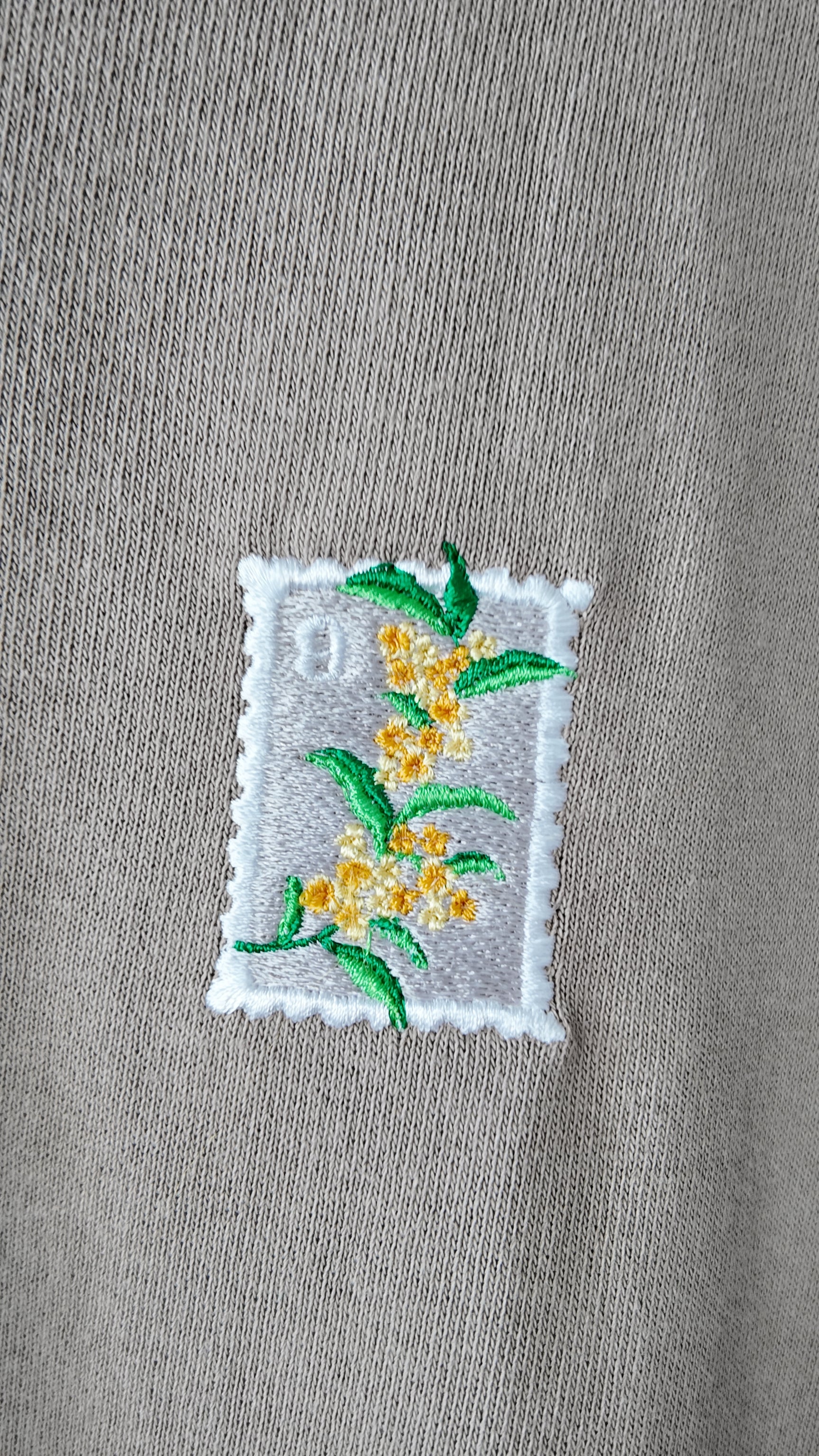 【金木犀の切手刺繍】
